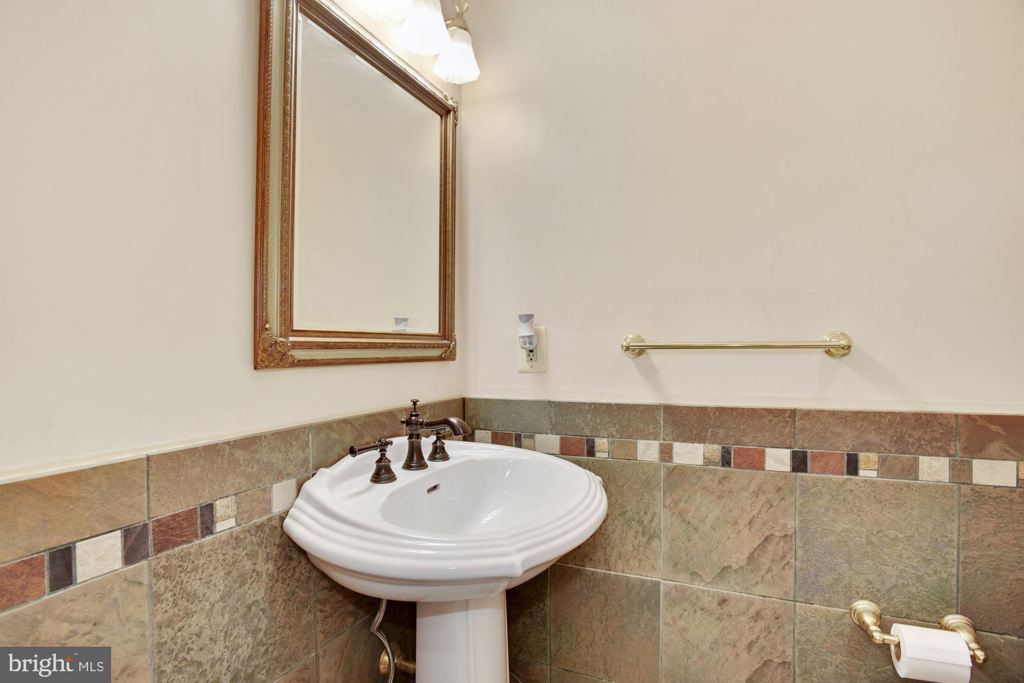 1448 Kingsvale Circle Herndon, VA 20170 - Photo 19 of 40