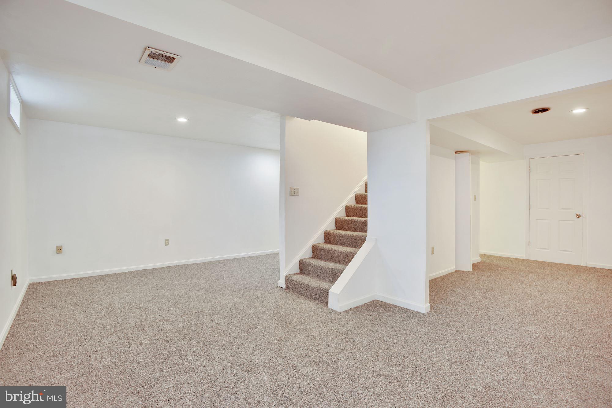 1448 Kingsvale Circle Herndon, VA 20170 - Photo 31 of 40