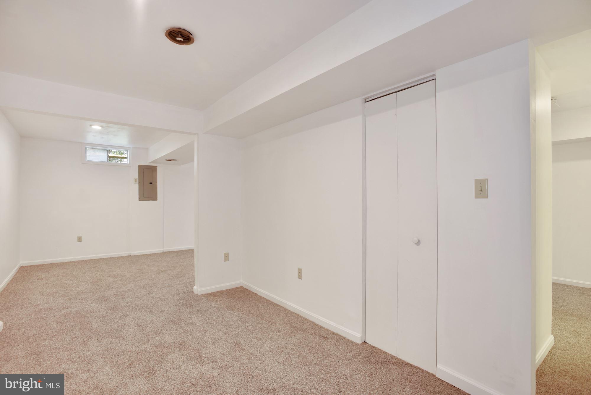 1448 Kingsvale Circle Herndon, VA 20170 - Photo 32 of 40