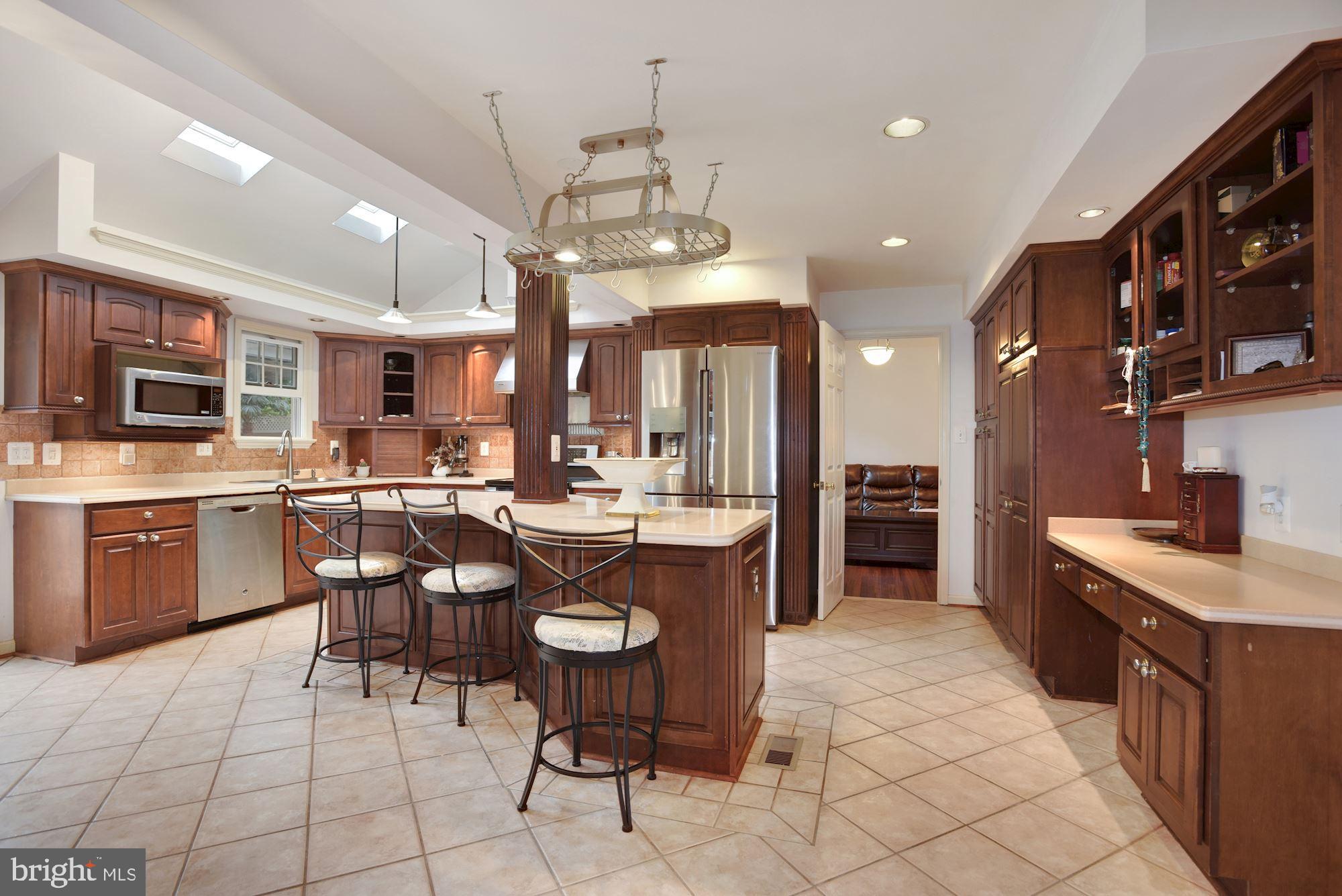 1448 Kingsvale Circle Herndon, VA 20170 - Photo 9 of 40