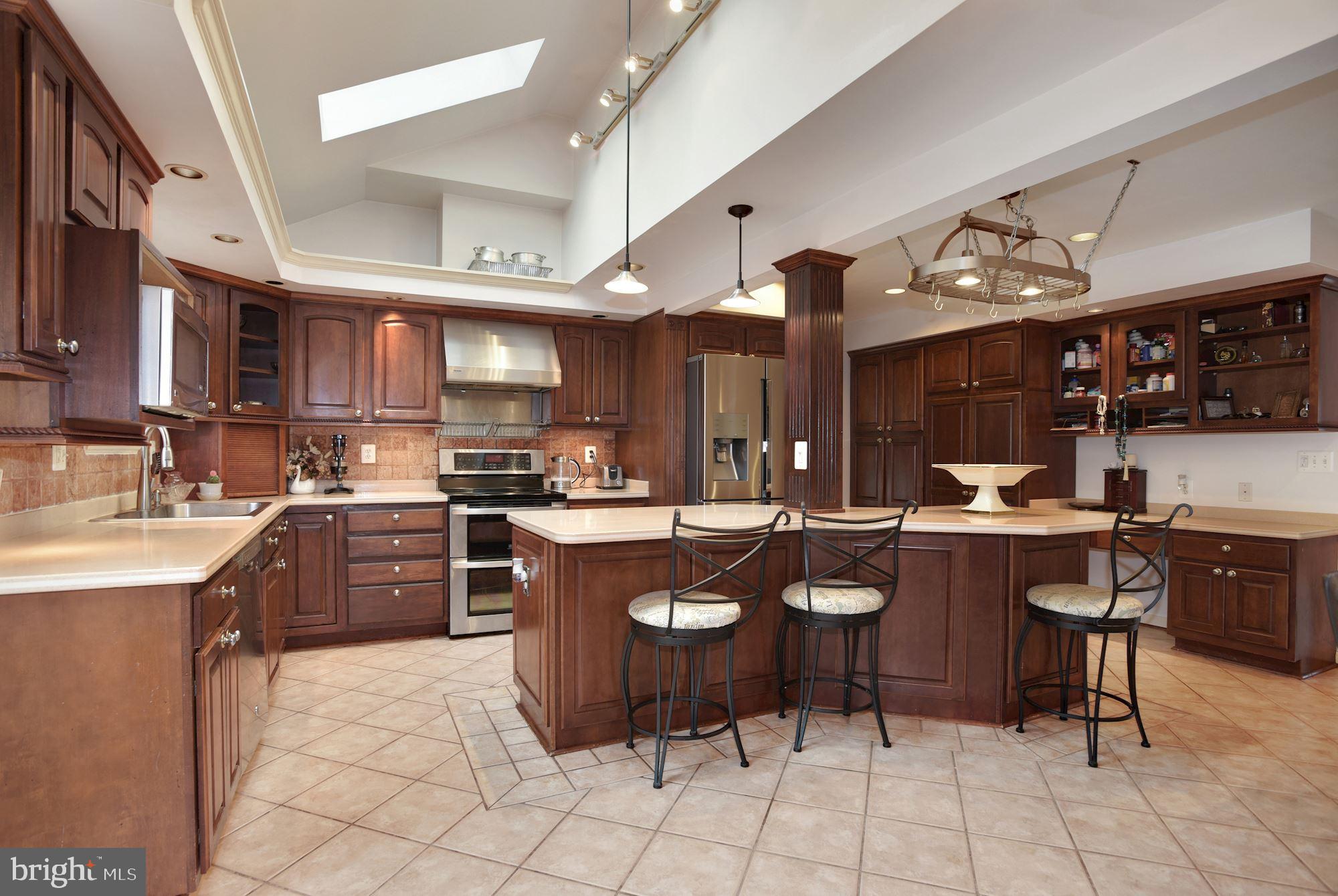 1448 Kingsvale Circle Herndon, VA 20170 - Photo 10 of 40