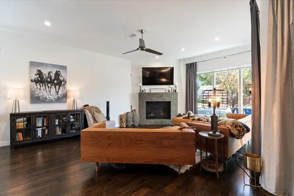 $1,055,000 | 5135 Vickery Boulevard, Unit A, Dallas, TX 75206