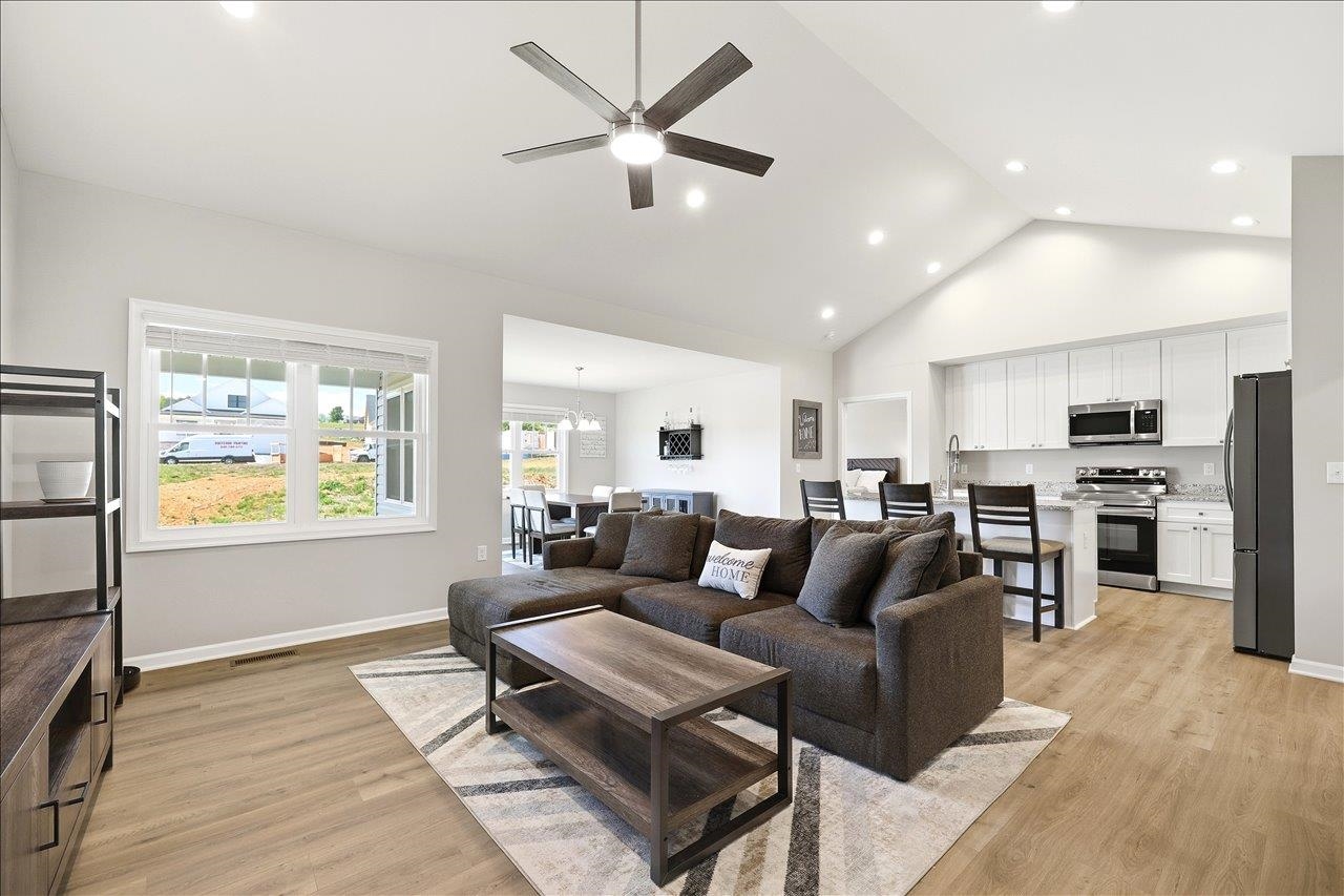 201 Spring Run Lane Waynesboro, VA 22980 - Photo 4 of 48
