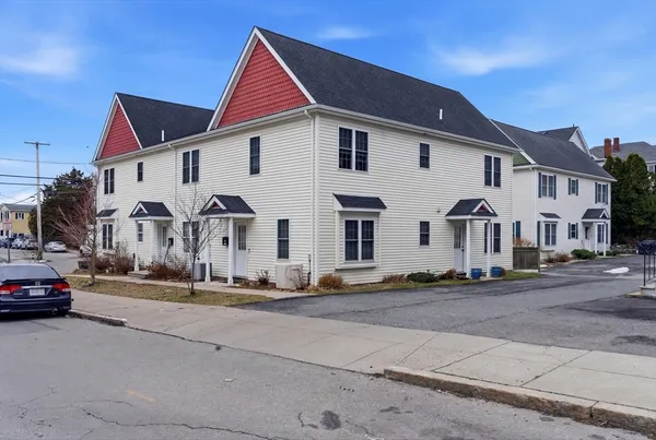 $299,000 | 10 North Court Street, Unit 3, Fall River, MA 02720