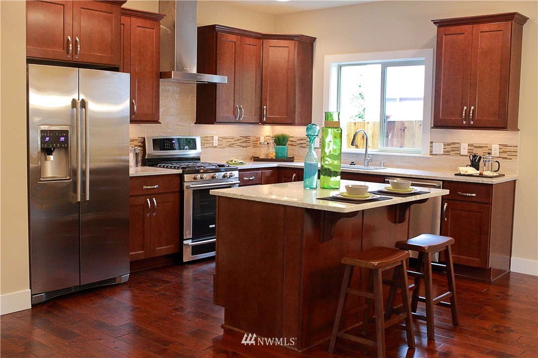 8809 234th Street Southwest Edmonds, WA 98026 - Photo 11 of 24 Gallery Image 11