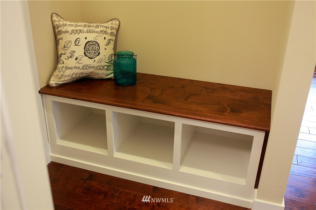 8809 234th Street Southwest Edmonds, WA 98026 - Photo 14 of 24 Gallery Image 14