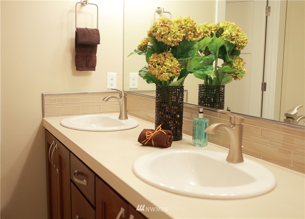 8809 234th Street Southwest Edmonds, WA 98026 - Photo 16 of 24 Gallery Image 16