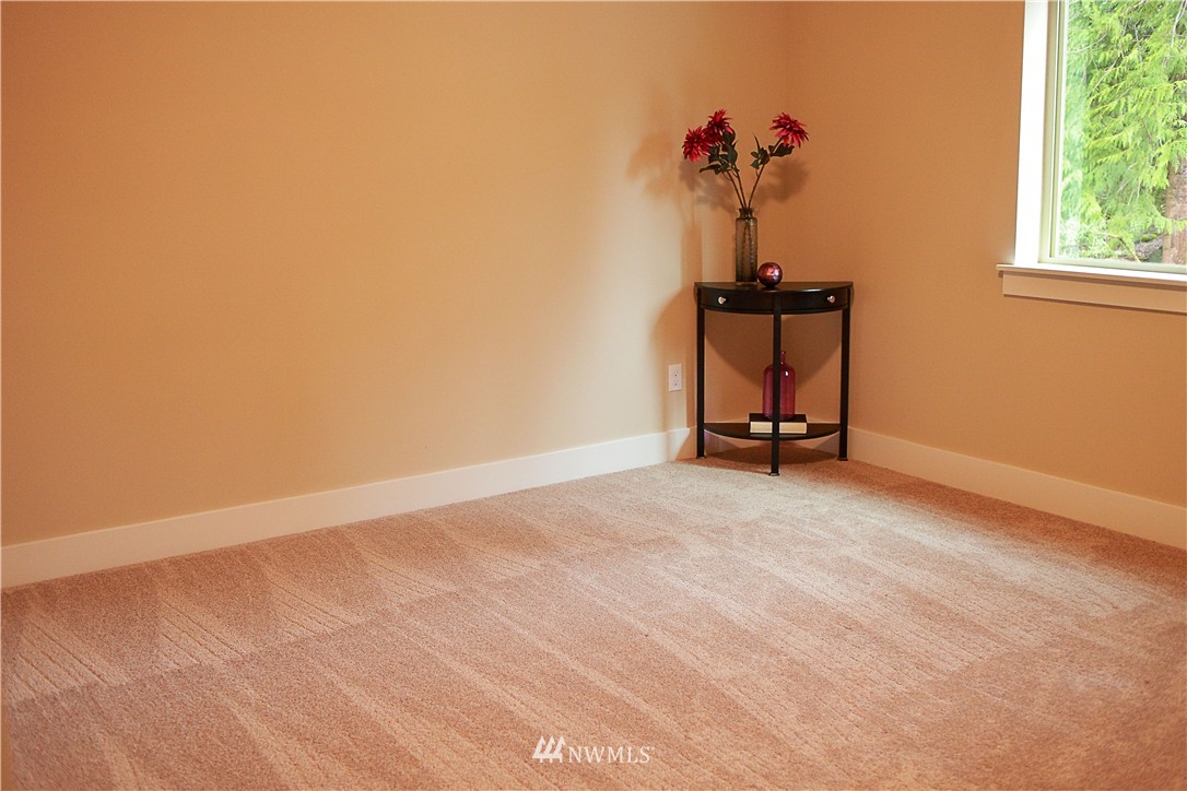 8809 234th Street Southwest Edmonds, WA 98026 - Photo 17 of 24 Gallery Image 17