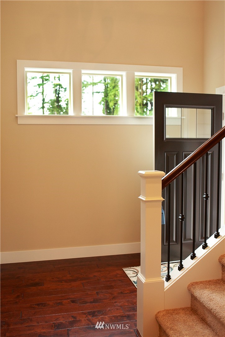 8809 234th Street Southwest Edmonds, WA 98026 - Photo 3 of 24 Gallery Image 3