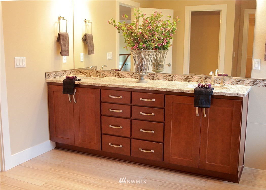 8809 234th Street Southwest Edmonds, WA 98026 - Photo 21 of 24 Gallery Image 21