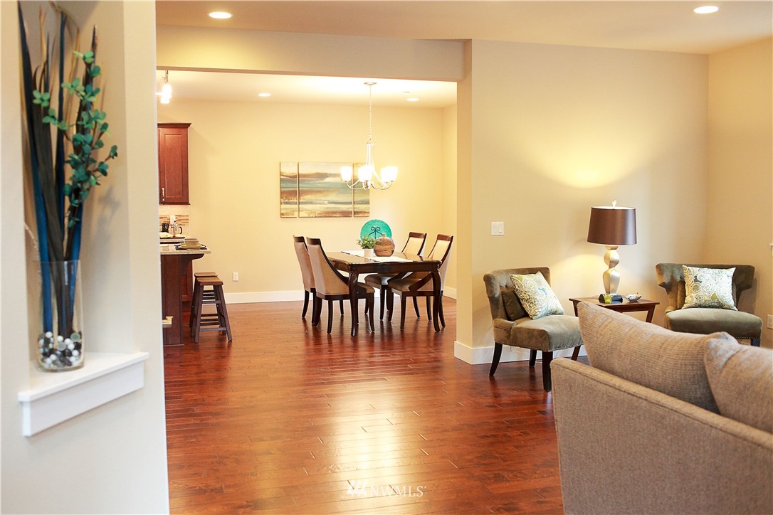 8809 234th Street Southwest Edmonds, WA 98026 - Photo 6 of 24 Gallery Image 6