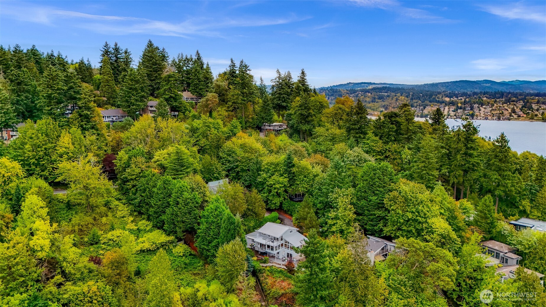 8449 West Mercer Way Mercer Island, WA 98040 - Photo 36 of 40