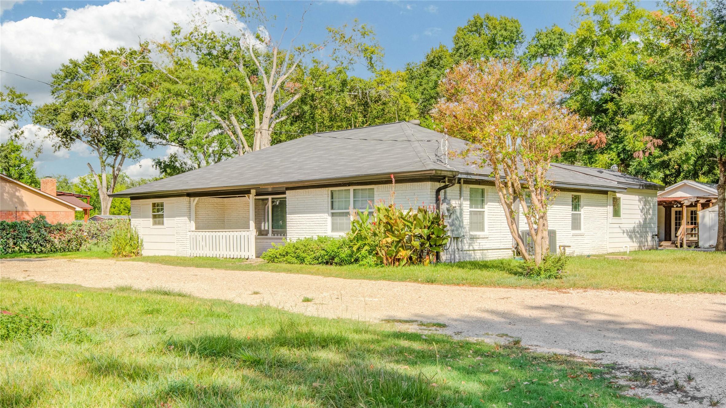 25203 Lakeview Road Katy, TX 77494 - Photo 2 of 47