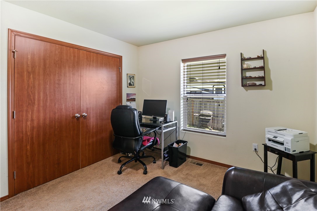 407 Raintree Loop Court Southeast Rainier, WA 98576 - Photo 16 of 38 Gallery Image 16