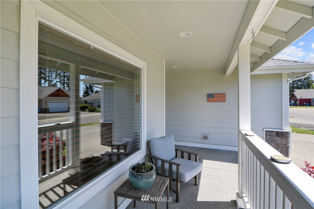 407 Raintree Loop Court Southeast Rainier, WA 98576 - Photo 5 of 38 Gallery Image 5