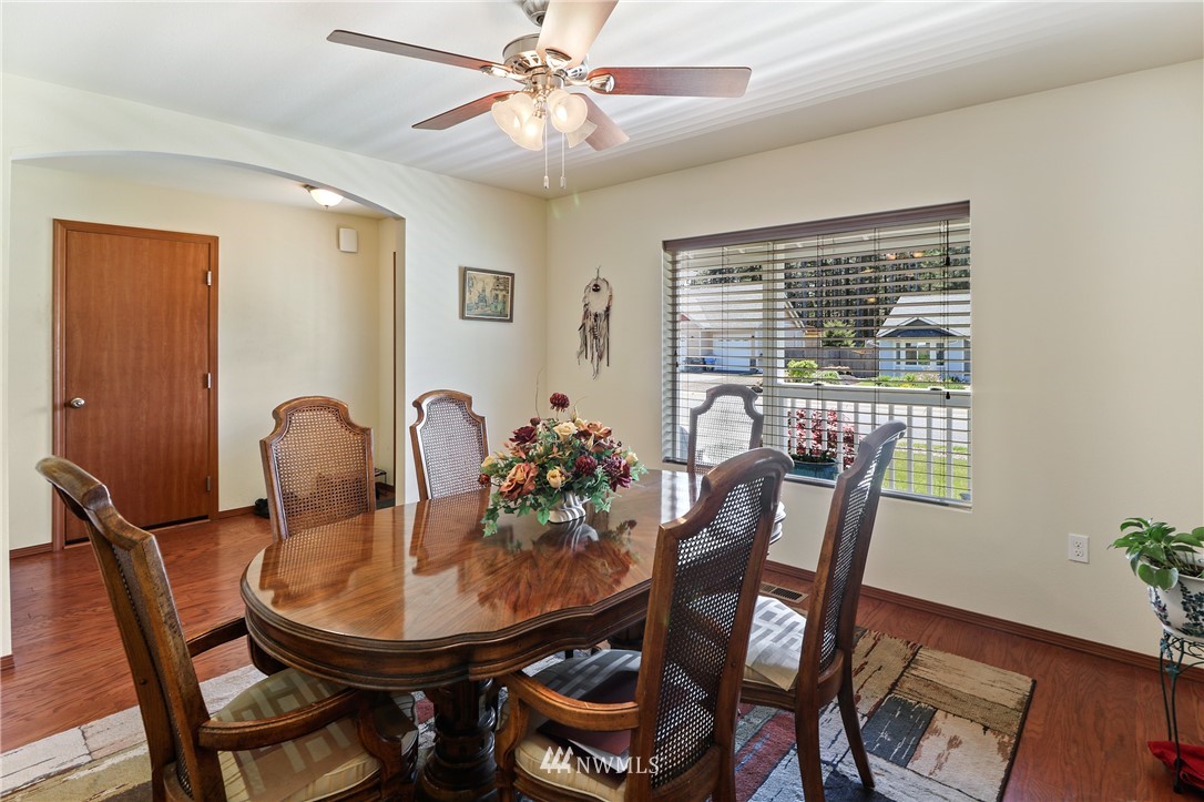 407 Raintree Loop Court Southeast Rainier, WA 98576 - Photo 6 of 38 Gallery Image 6