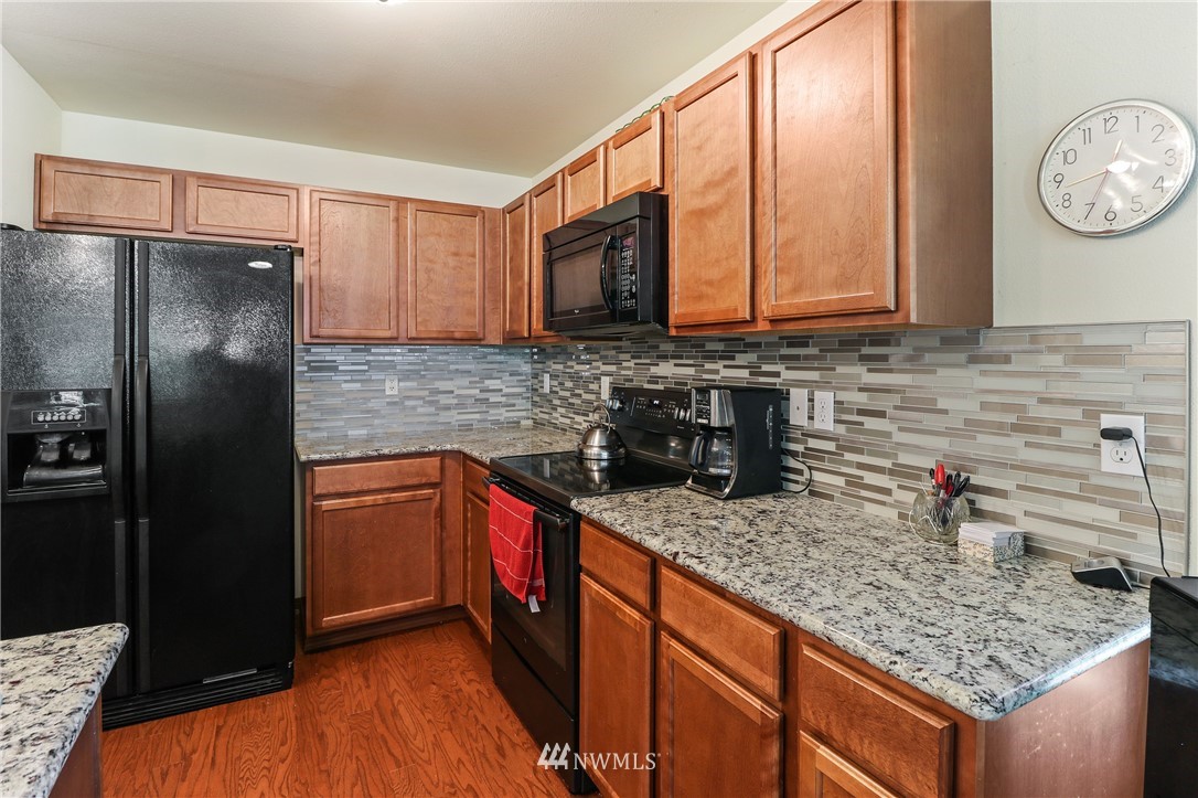 407 Raintree Loop Court Southeast Rainier, WA 98576 - Photo 10 of 38 Gallery Image 10
