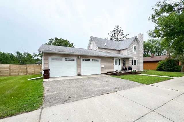 $249,900 | 534 East Main Street, Perham, MN 56573