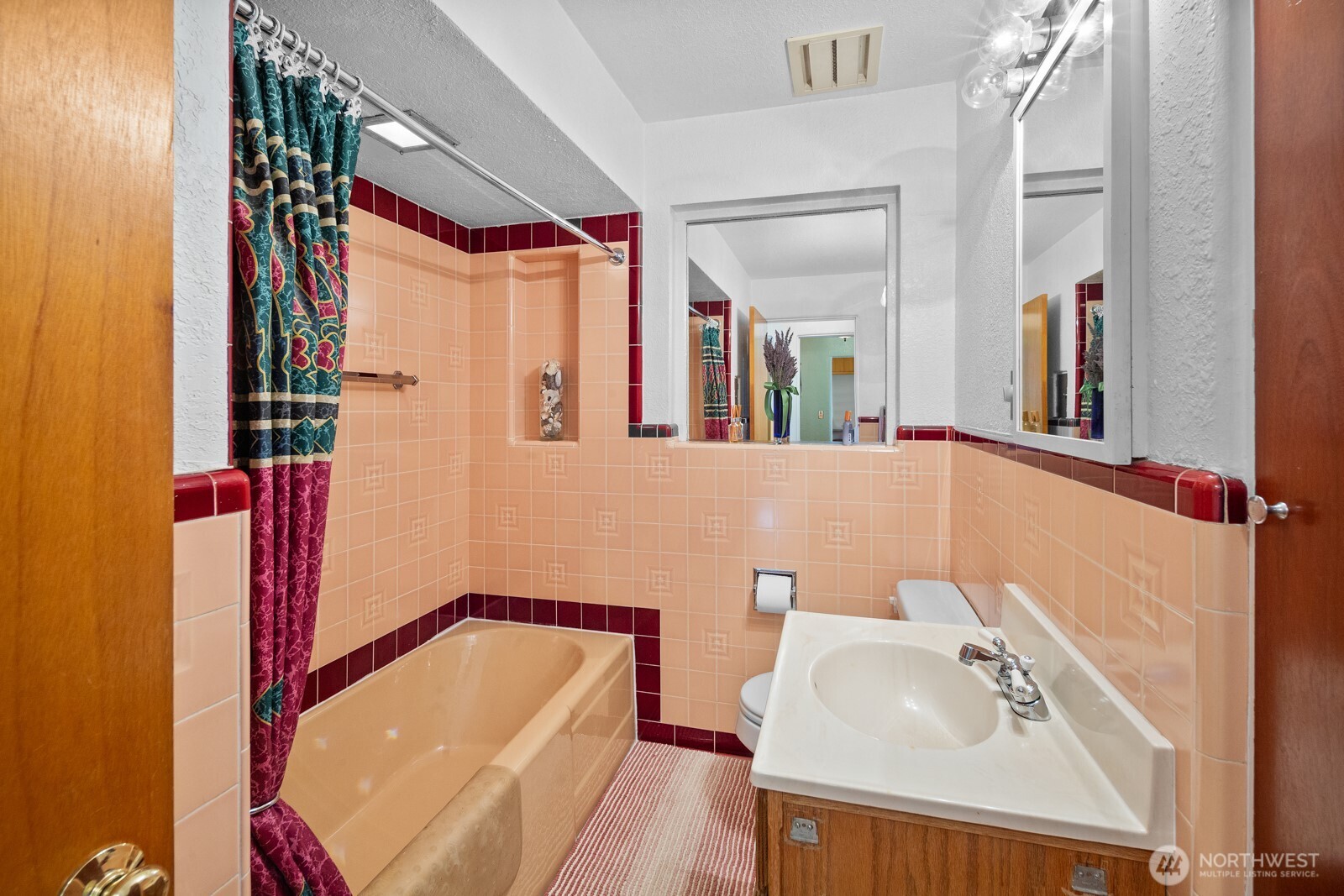 10445 Marine View Drive Southwest Seattle, WA 98146 - Photo 18 of 40