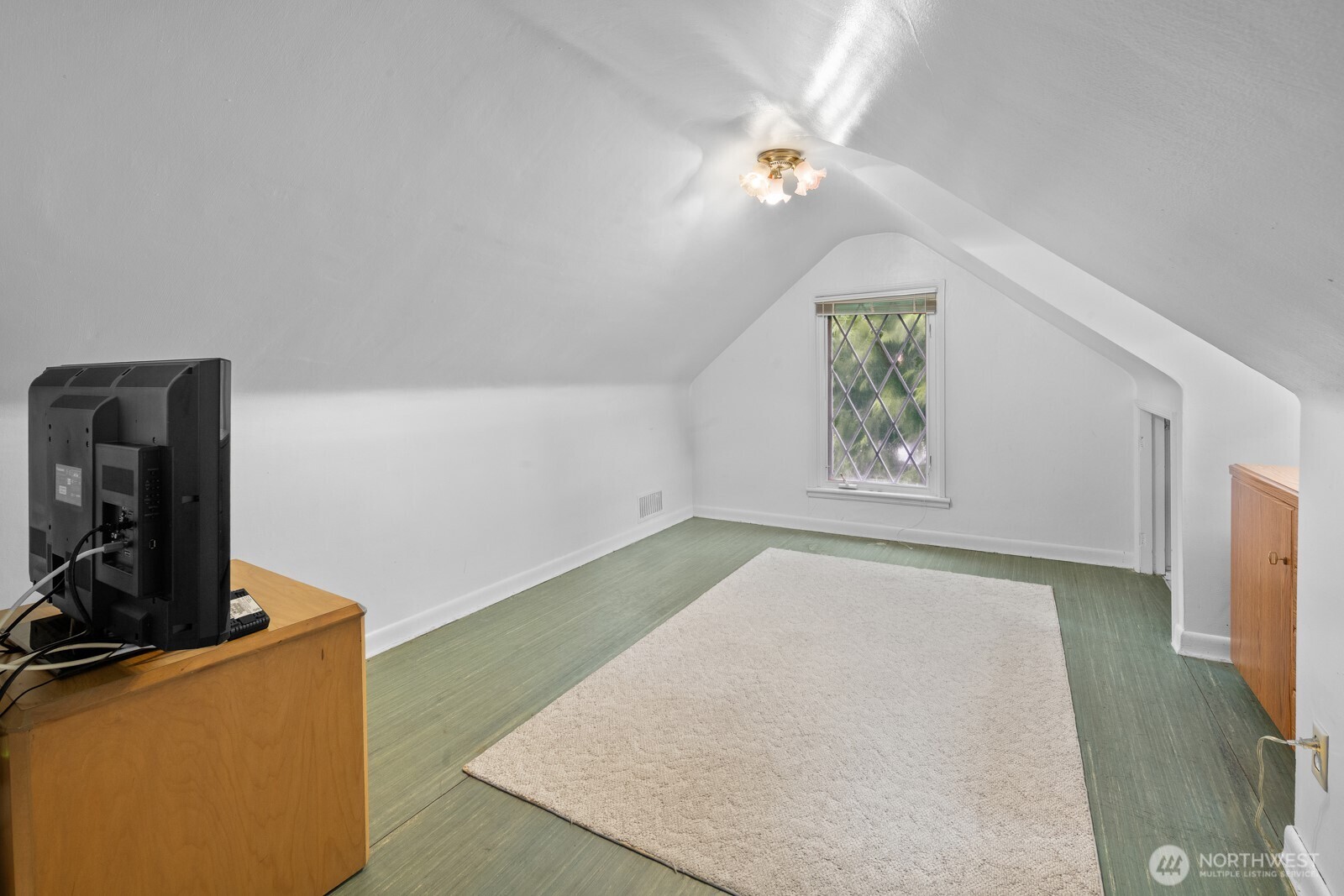 10445 Marine View Drive Southwest Seattle, WA 98146 - Photo 21 of 40