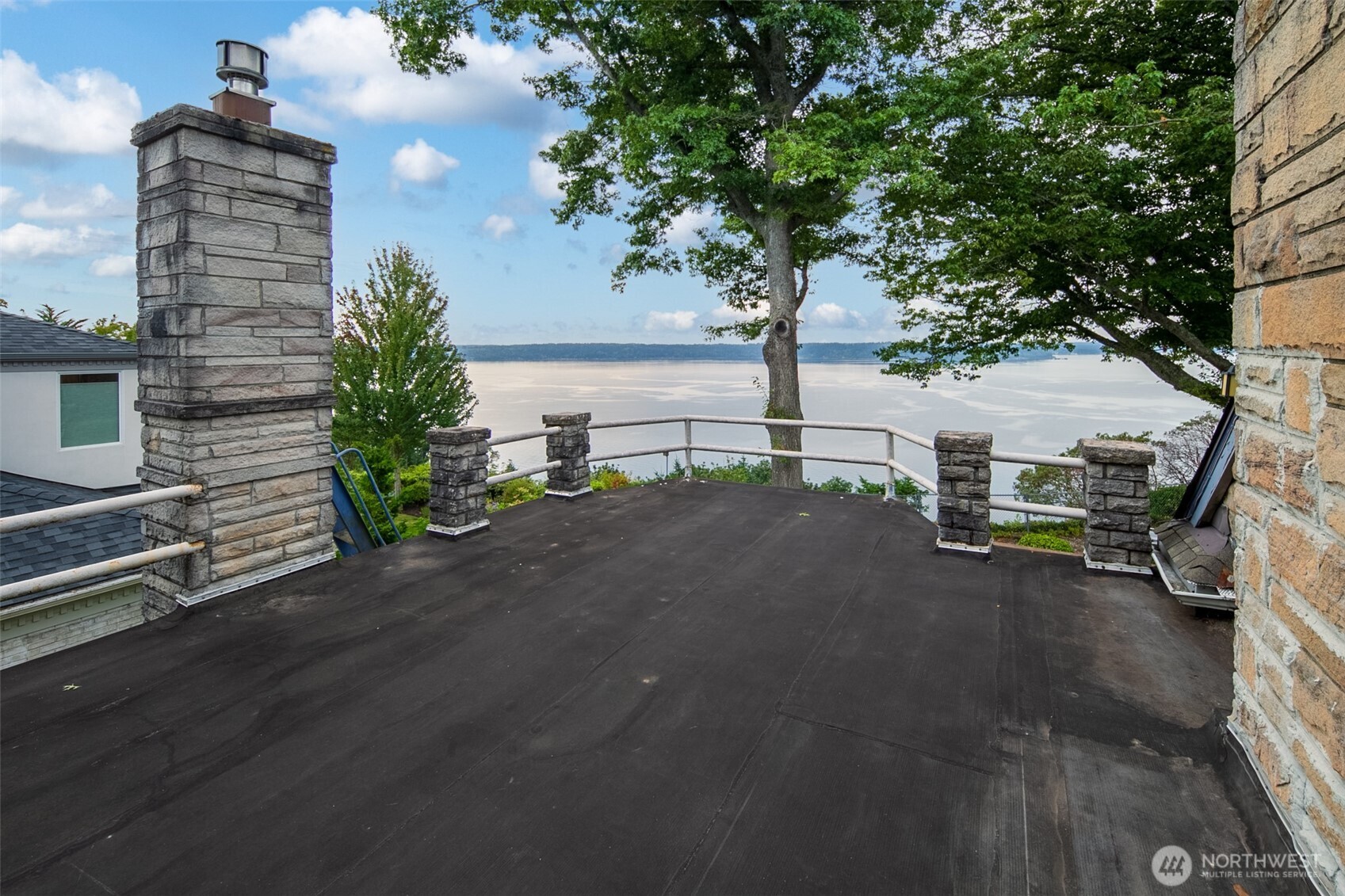 10445 Marine View Drive Southwest Seattle, WA 98146 - Photo 32 of 40