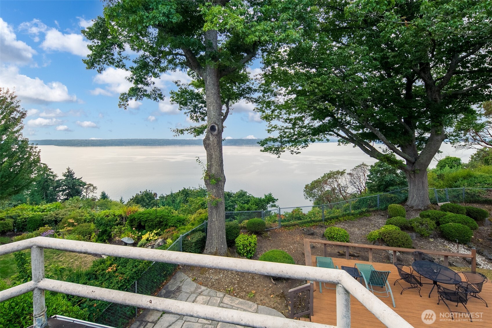 10445 Marine View Drive Southwest Seattle, WA 98146 - Photo 33 of 40