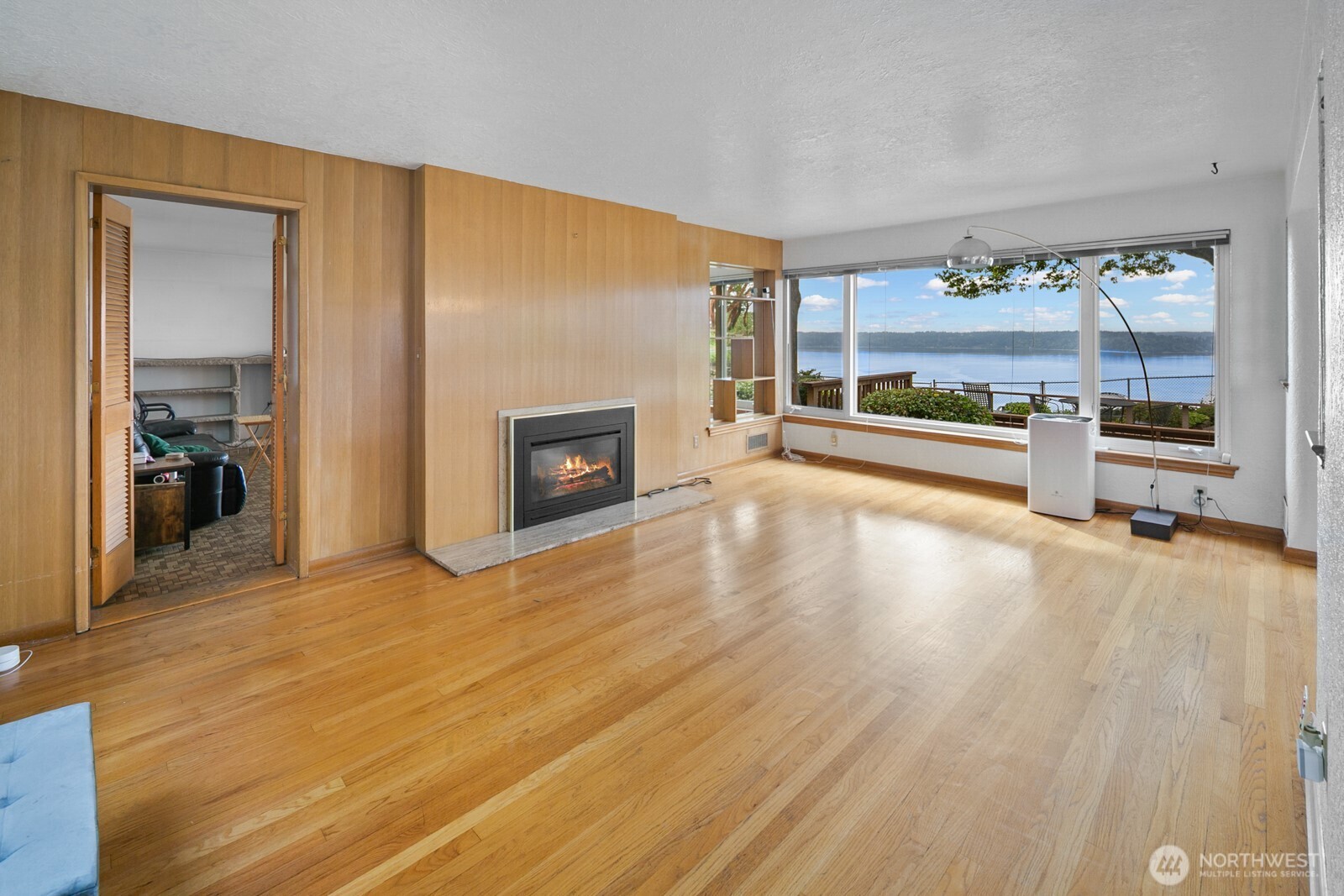 10445 Marine View Drive Southwest Seattle, WA 98146 - Photo 6 of 40