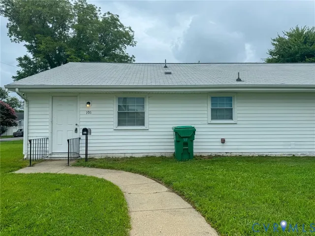 $1,091 | 101 Lyons Avenue, Colonial Heights, VA 23834