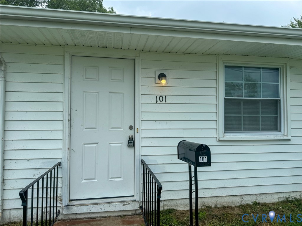 101 Lyons Avenue Colonial Heights, VA 23834 - Photo 2 of 10 a view of front door and small space