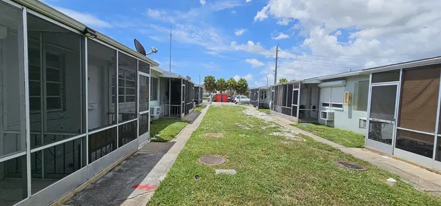 $1,300 | 2211 Lincoln Street, Unit 11, Hollywood, FL 33020