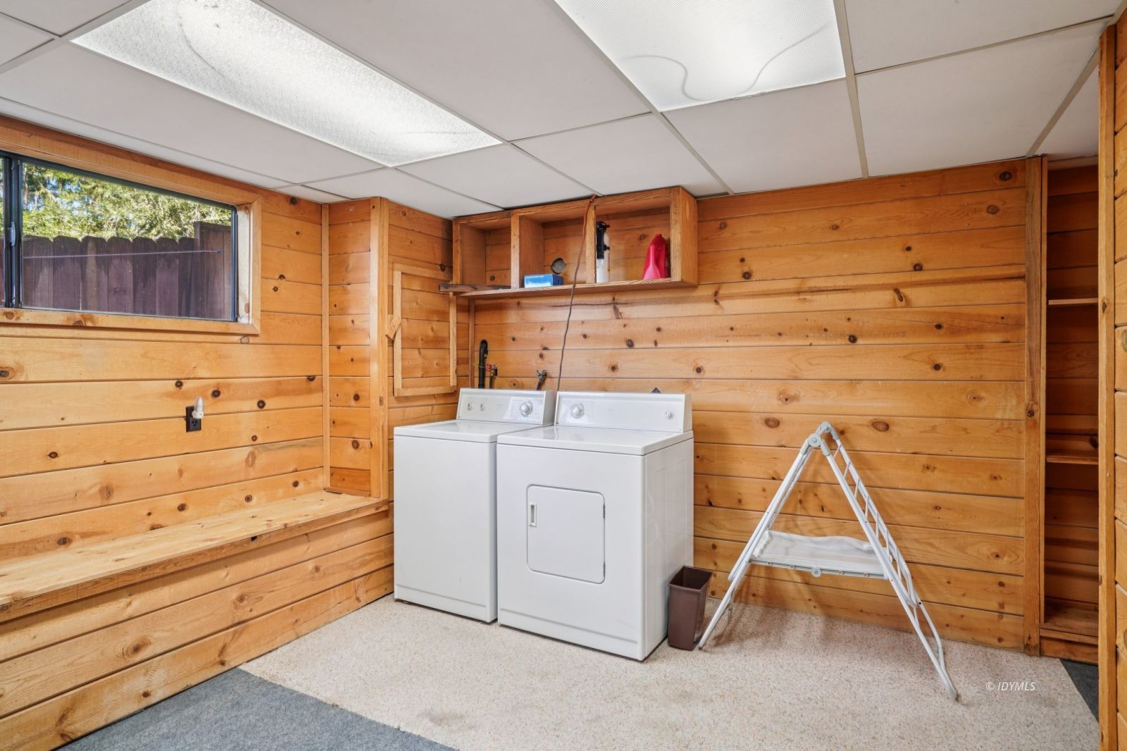 24800 Marion Ridge Drive Idyllwild, CA 92549 - Photo 26 of 42 Laundry