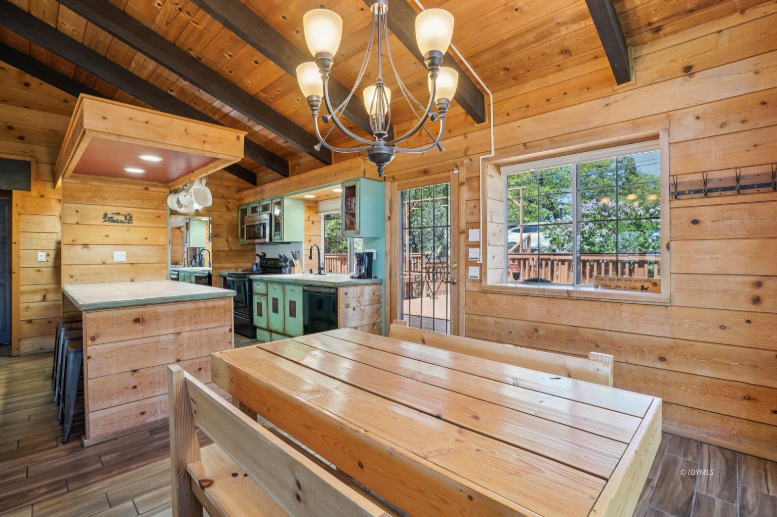 24800 Marion Ridge Drive Idyllwild, CA 92549 - Photo 8 of 42 Dining