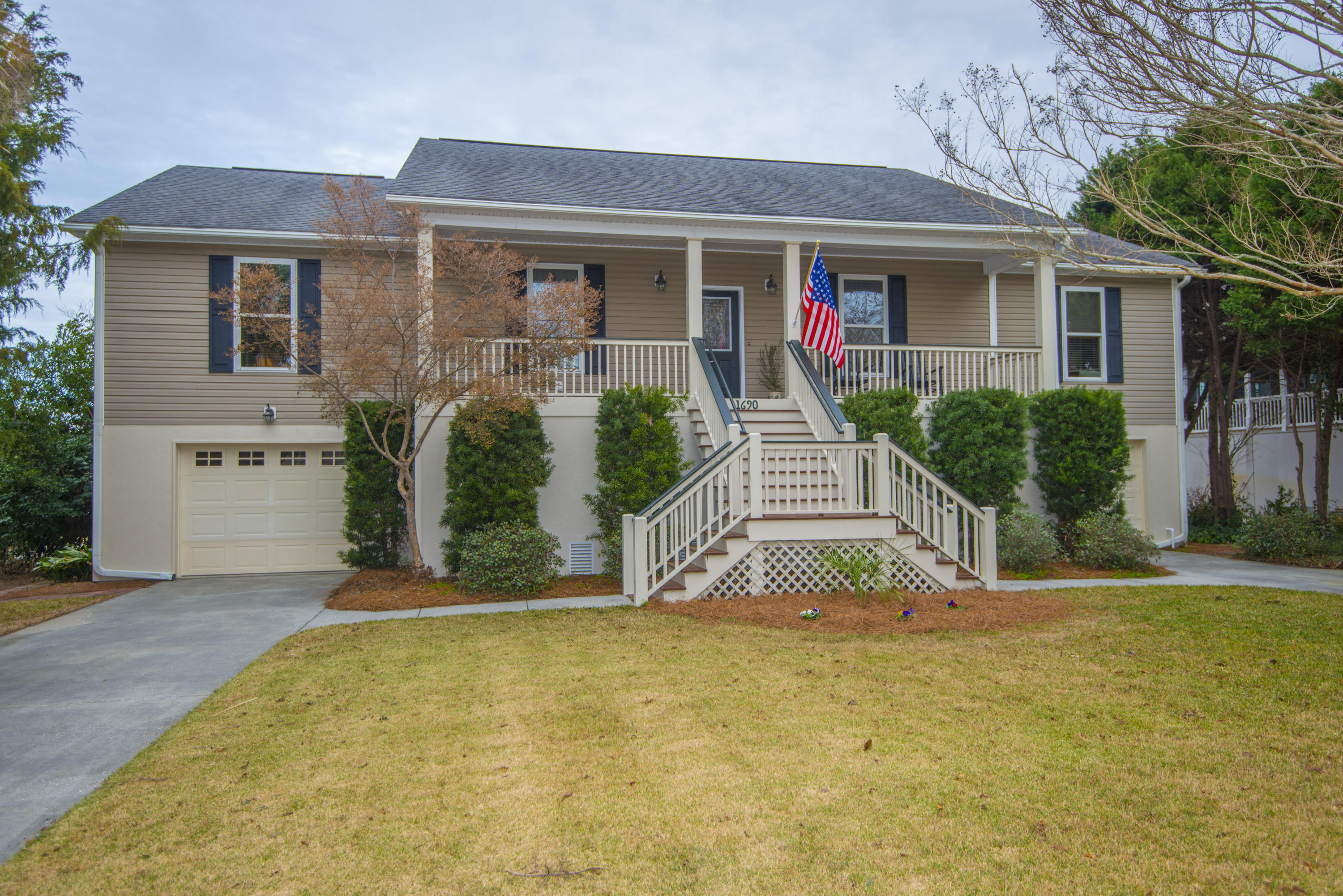 1690 Tower Battery Road Charleston, SC 29412 - Photo 1 of 73 _DSC2534