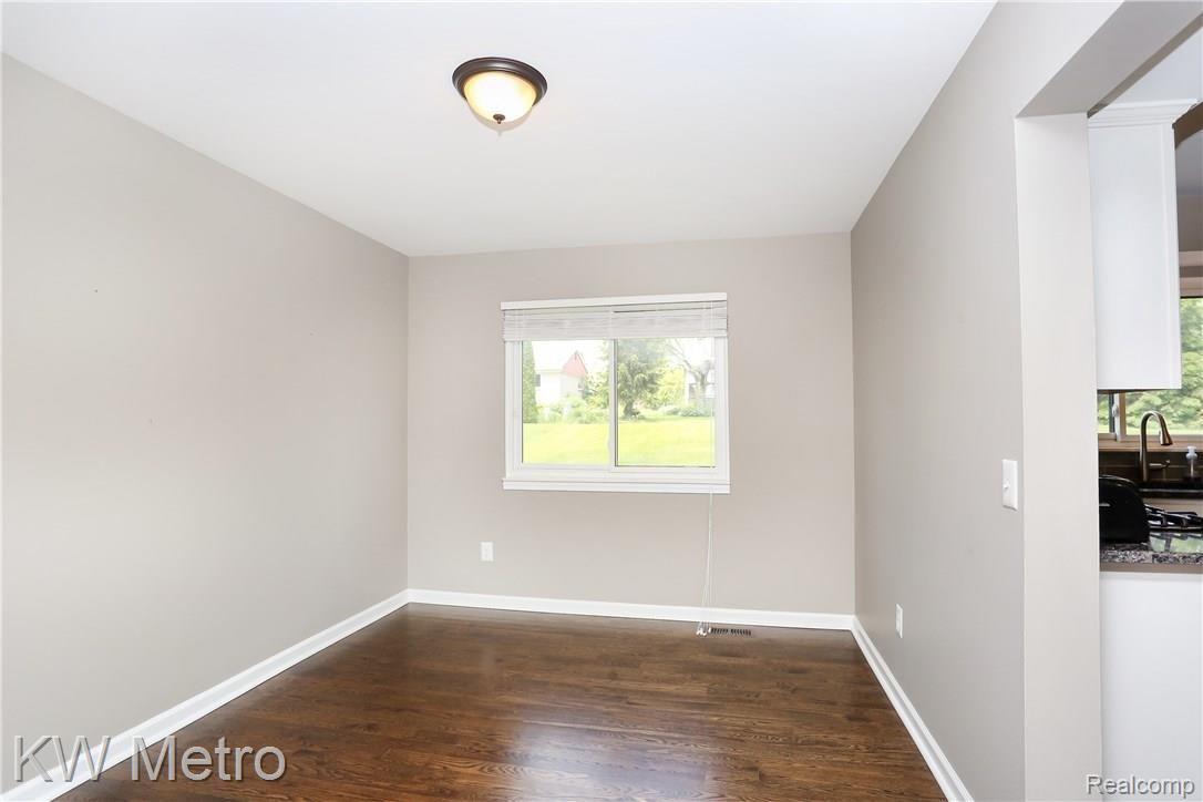 254 Slade Court Rochester, MI 48307 - Photo 16 of 48 Slade-15.jpg