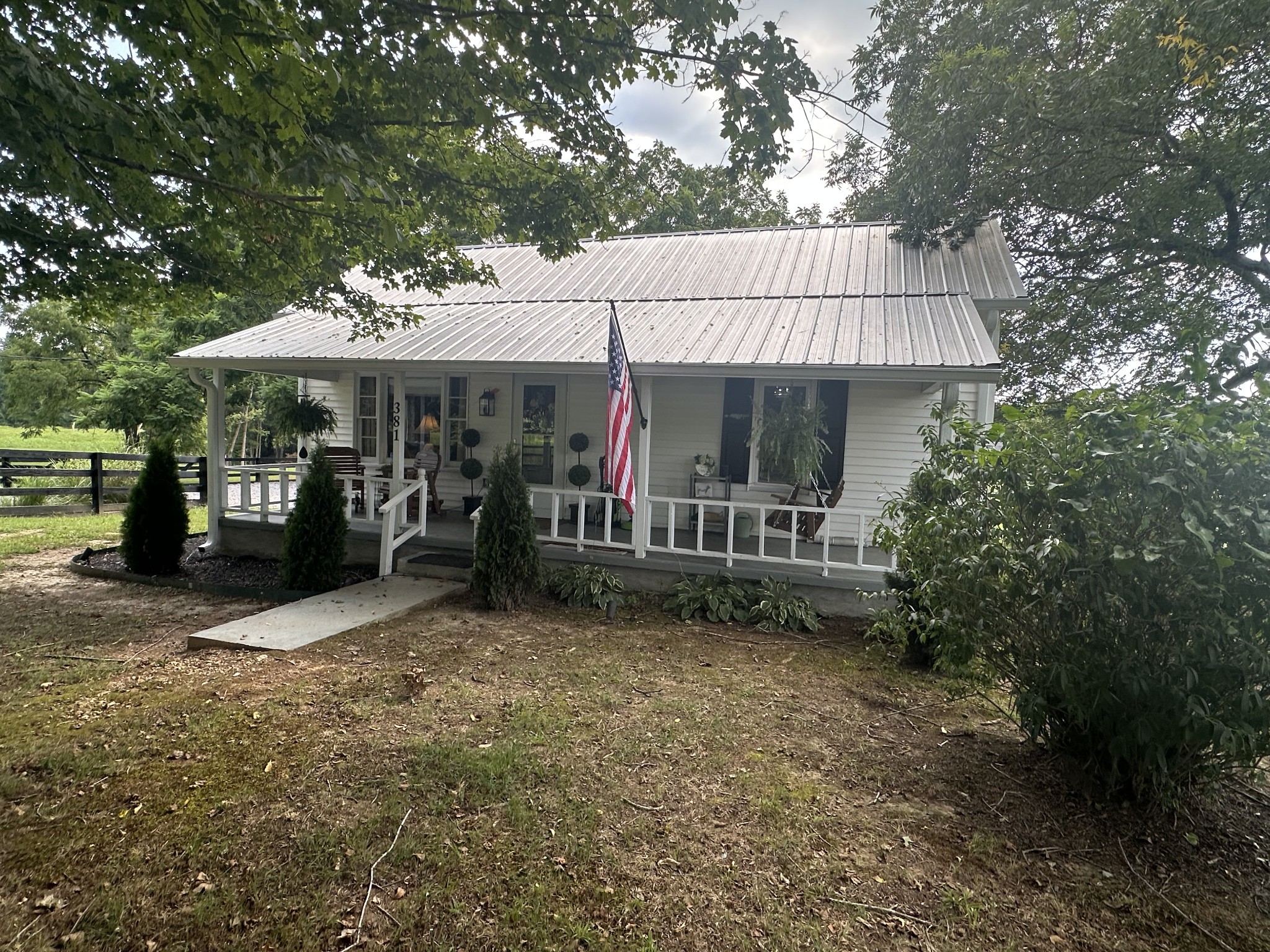 381 Busby Road Loretto, TN 38469 - Photo 2 of 29