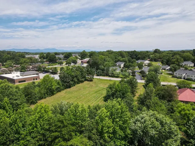 $575,000 | 457 B Pennsylvania Avenue, Greer, SC 29650