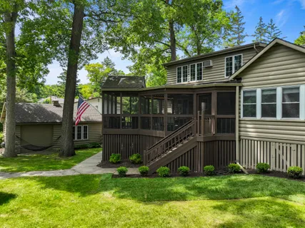 $949,000 | 837 Van Slyke Drive, Fontana, WI 53125
