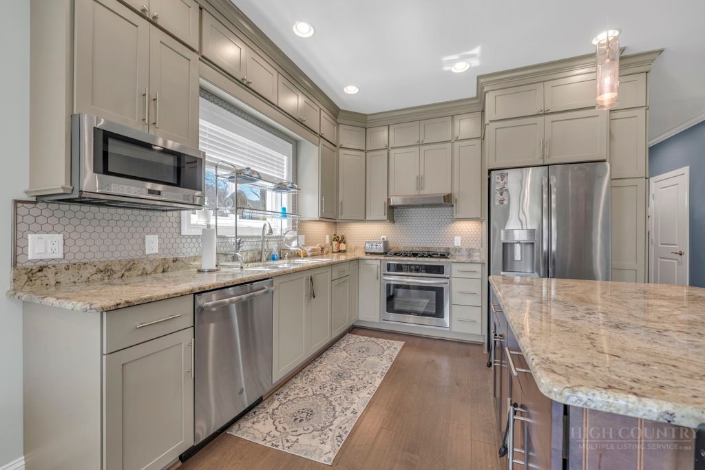 170 South Willow Ridge Lane, Unit 170 Vilas, NC 28692 - Photo 14 of 32