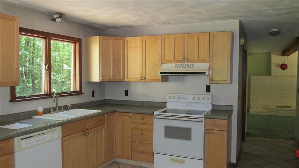 4 Rocky Point Road Harrison, ME 04040 - Photo 5 of 34 Photo