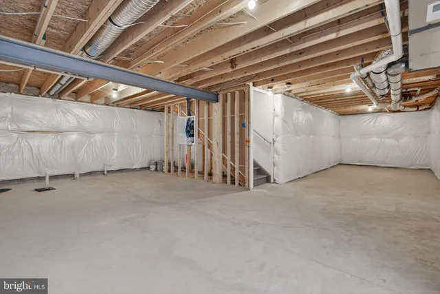 $449,900 | 328 Creekside Drive, New Providence, PA 17560