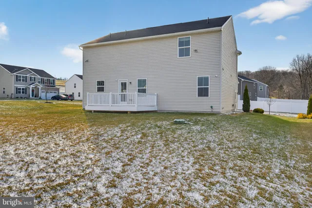 $449,900 | 328 Creekside Drive, New Providence, PA 17560