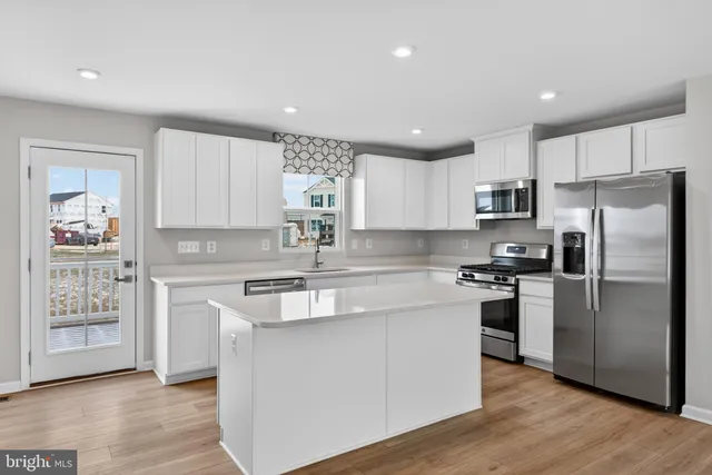 $449,900 | 328 Creekside Drive, New Providence, PA 17560