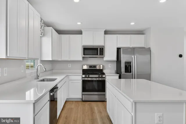 $449,900 | 328 Creekside Drive, New Providence, PA 17560