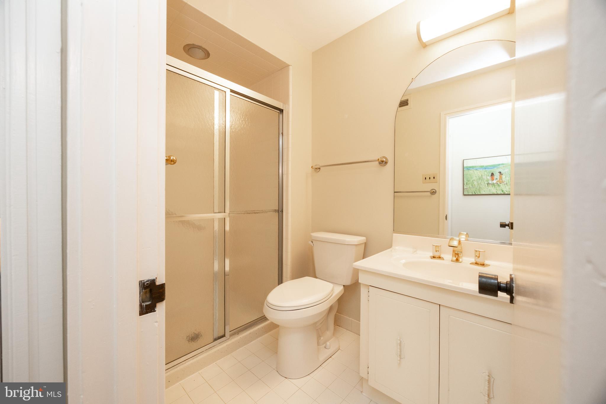 9 Avignon, Unit 9 Devon, PA 19333 - Photo 26 of 37 Main Bath