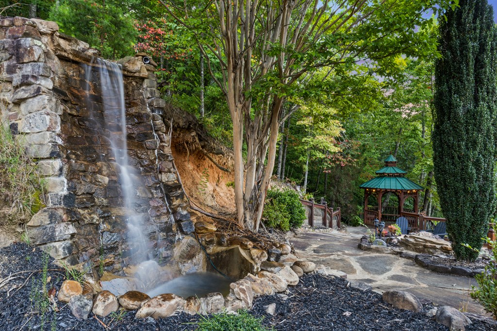 279 Rising Star Lane Mineral Bluff, GA 30559 - Photo 5 of 56