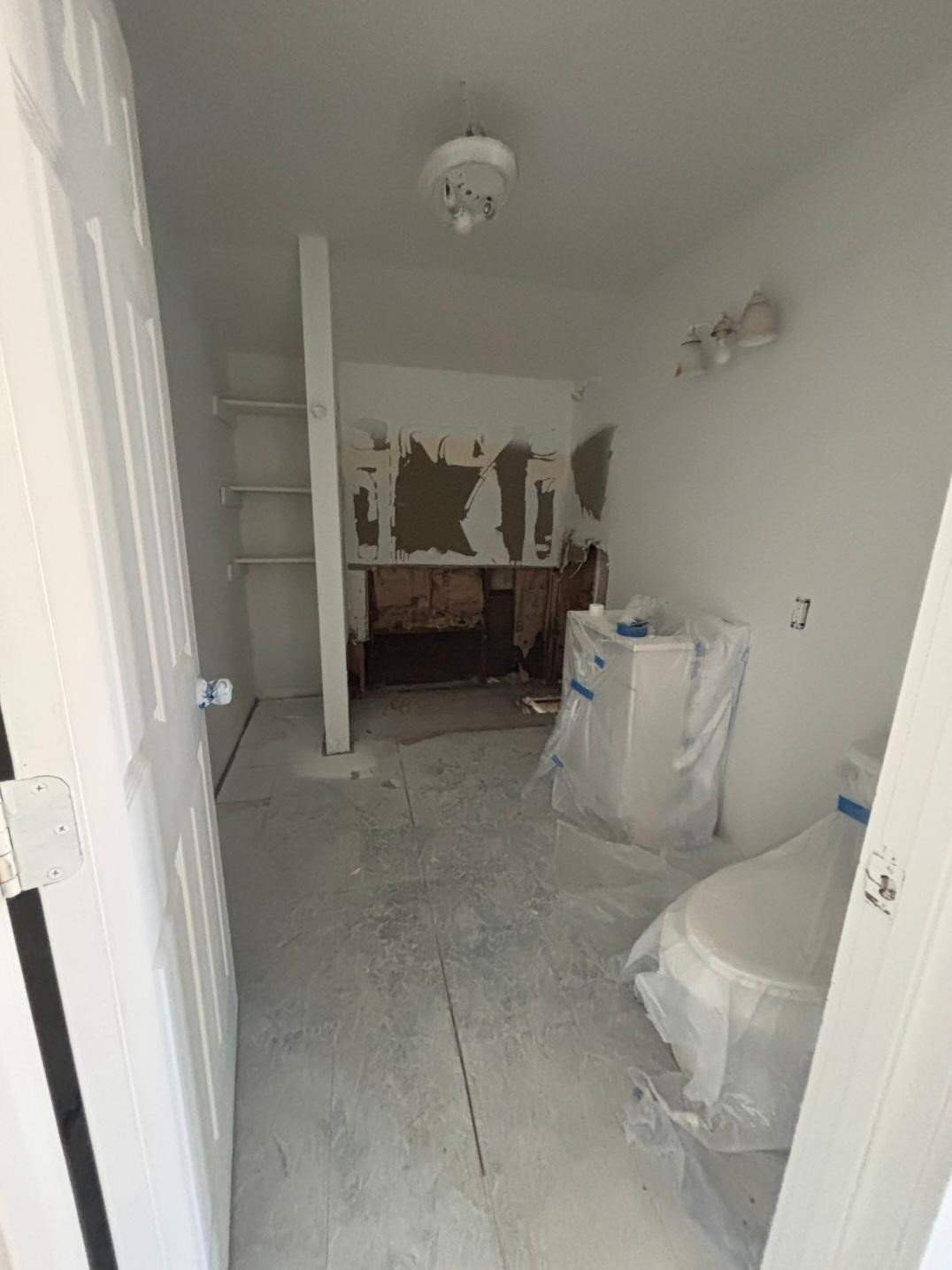 505 Washington Street Edna, TX 77957 - Photo 2 of 9 a living room with furniture and a window