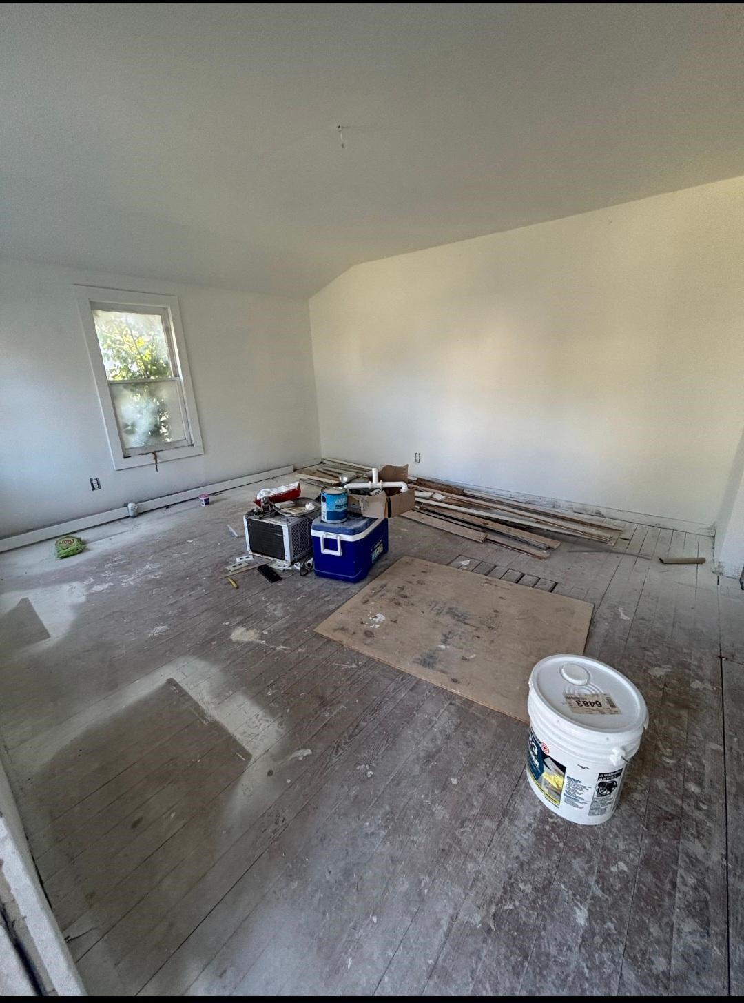 505 Washington Street Edna, TX 77957 - Photo 3 of 9 a view of a room with a dishwasher and a stove