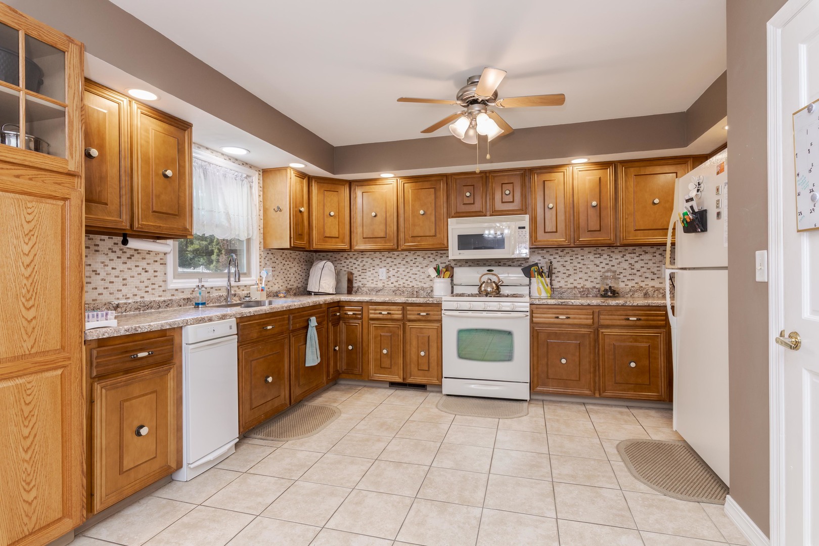 1604 6 Points Road Bloomington, IL 61701 - Photo 7 of 40