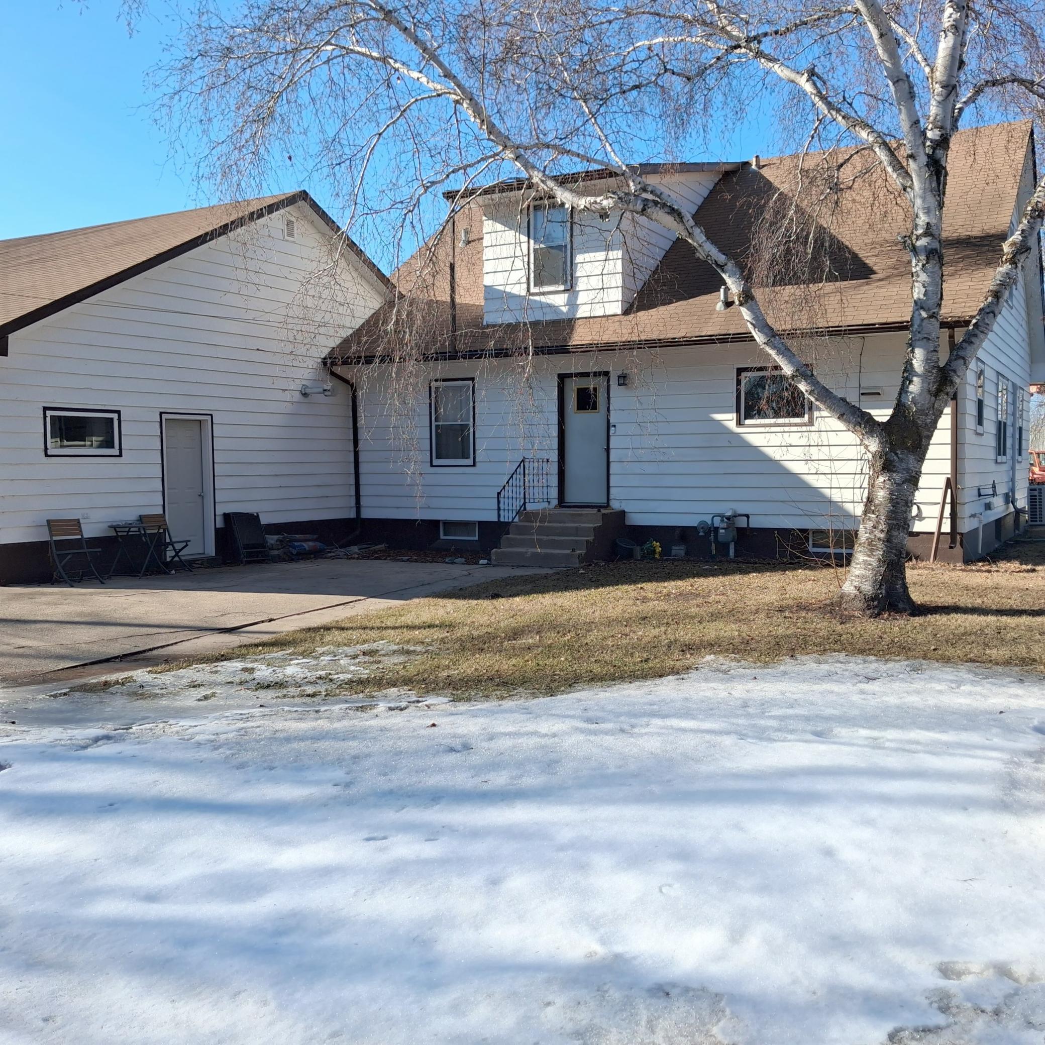 912 3rd Street Northeast Roseau, MN 56751 - Photo 2 of 25