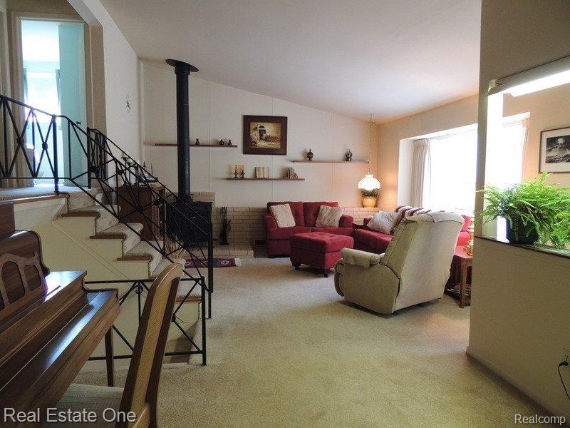 283 North Hill Circle Rochester, MI 48307 - Photo 12 of 21 Living Room
